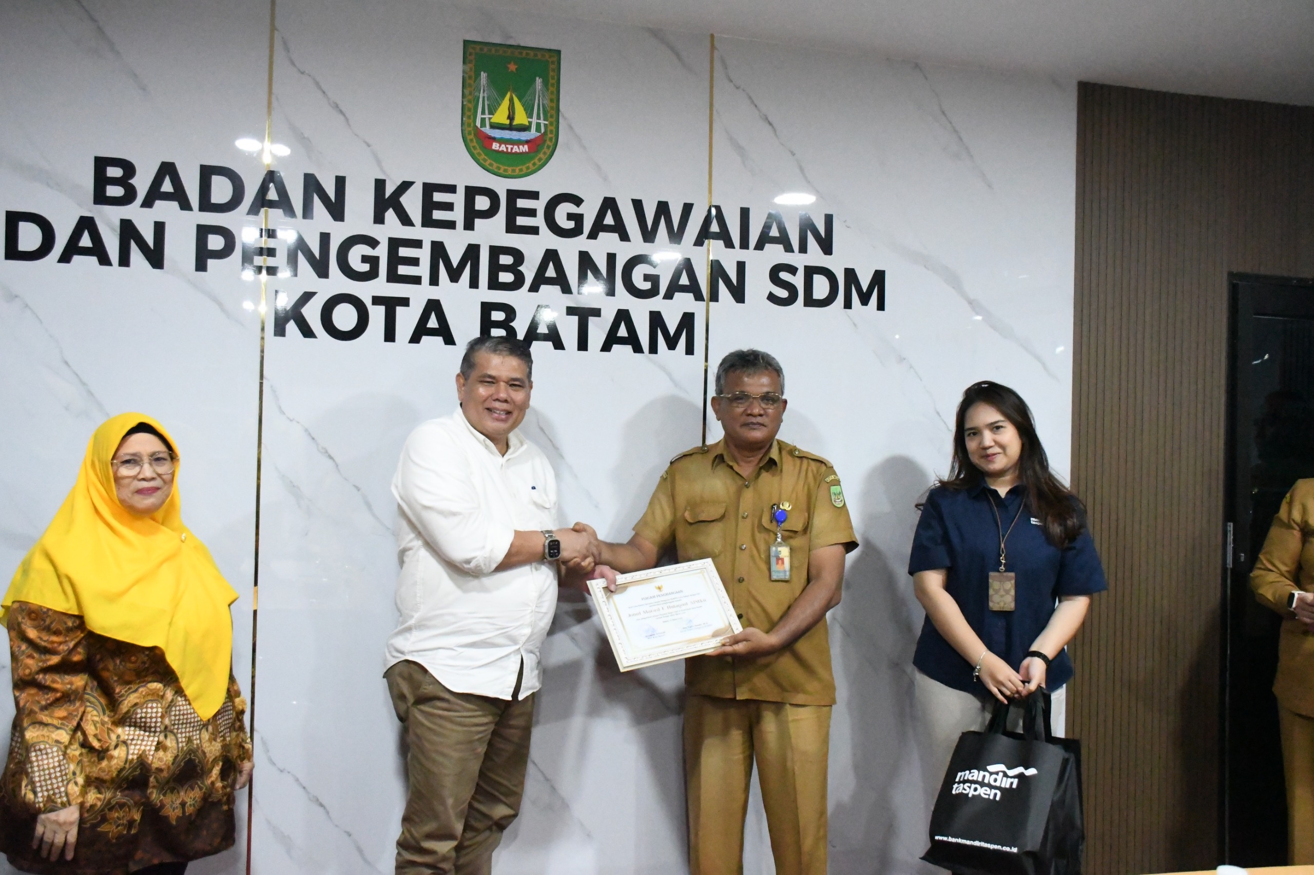 Penyerahan-SK-Pensiun-BUP-TMT-01-April-2026-10