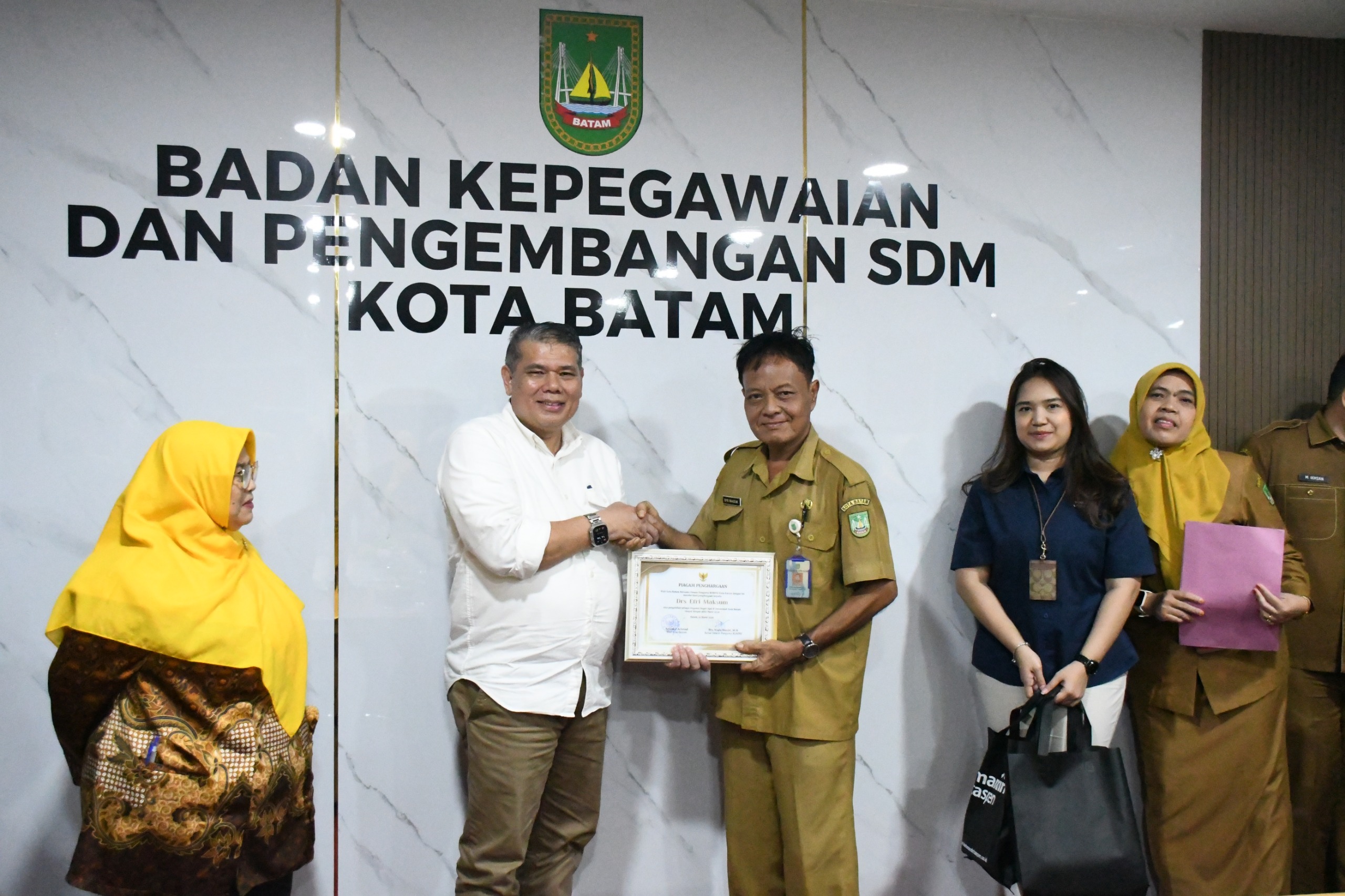 Penyerahan-SK-Pensiun-BUP-TMT-01-April-2026-12