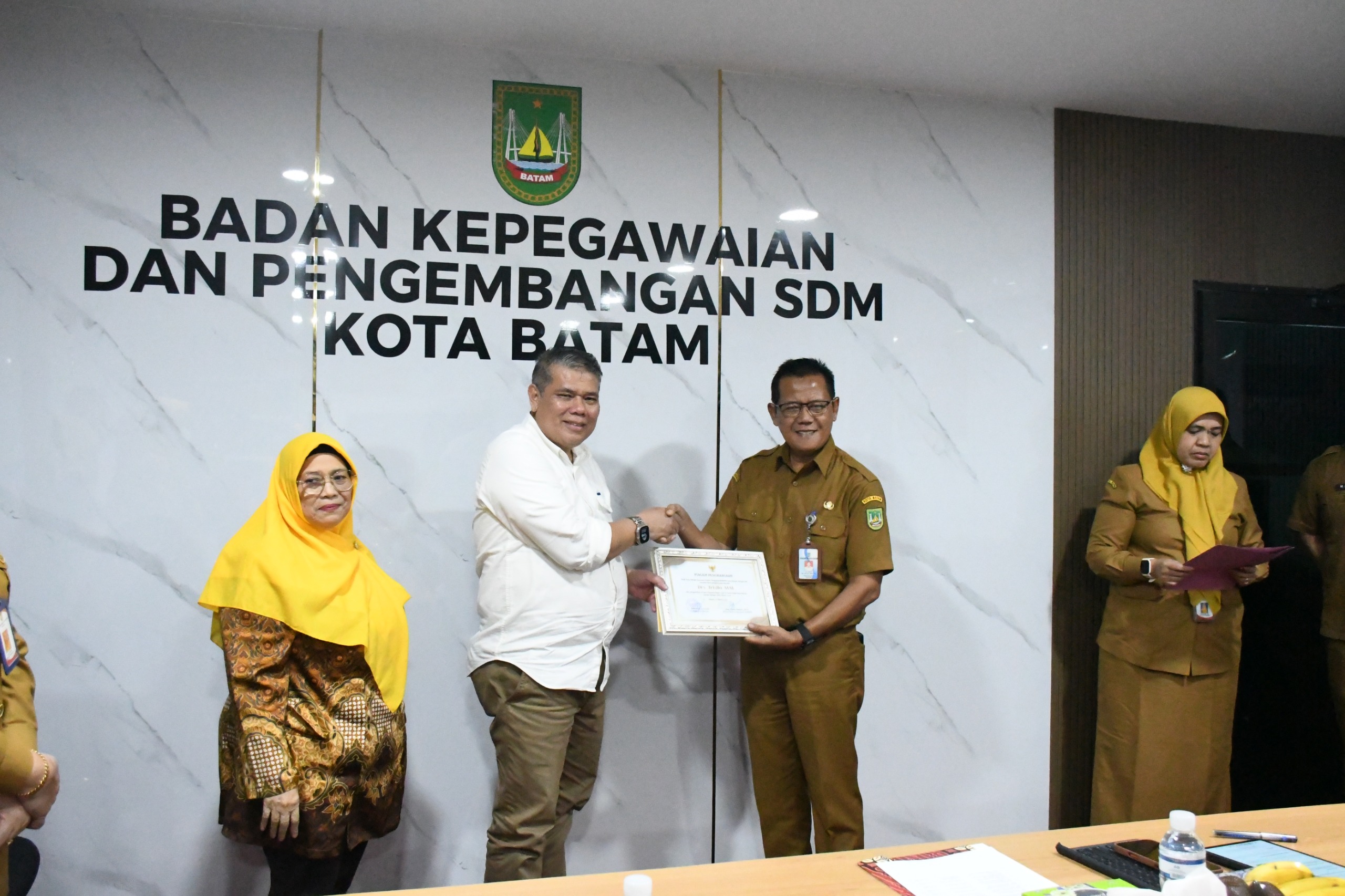 Penyerahan-SK-Pensiun-BUP-TMT-01-April-2026-9