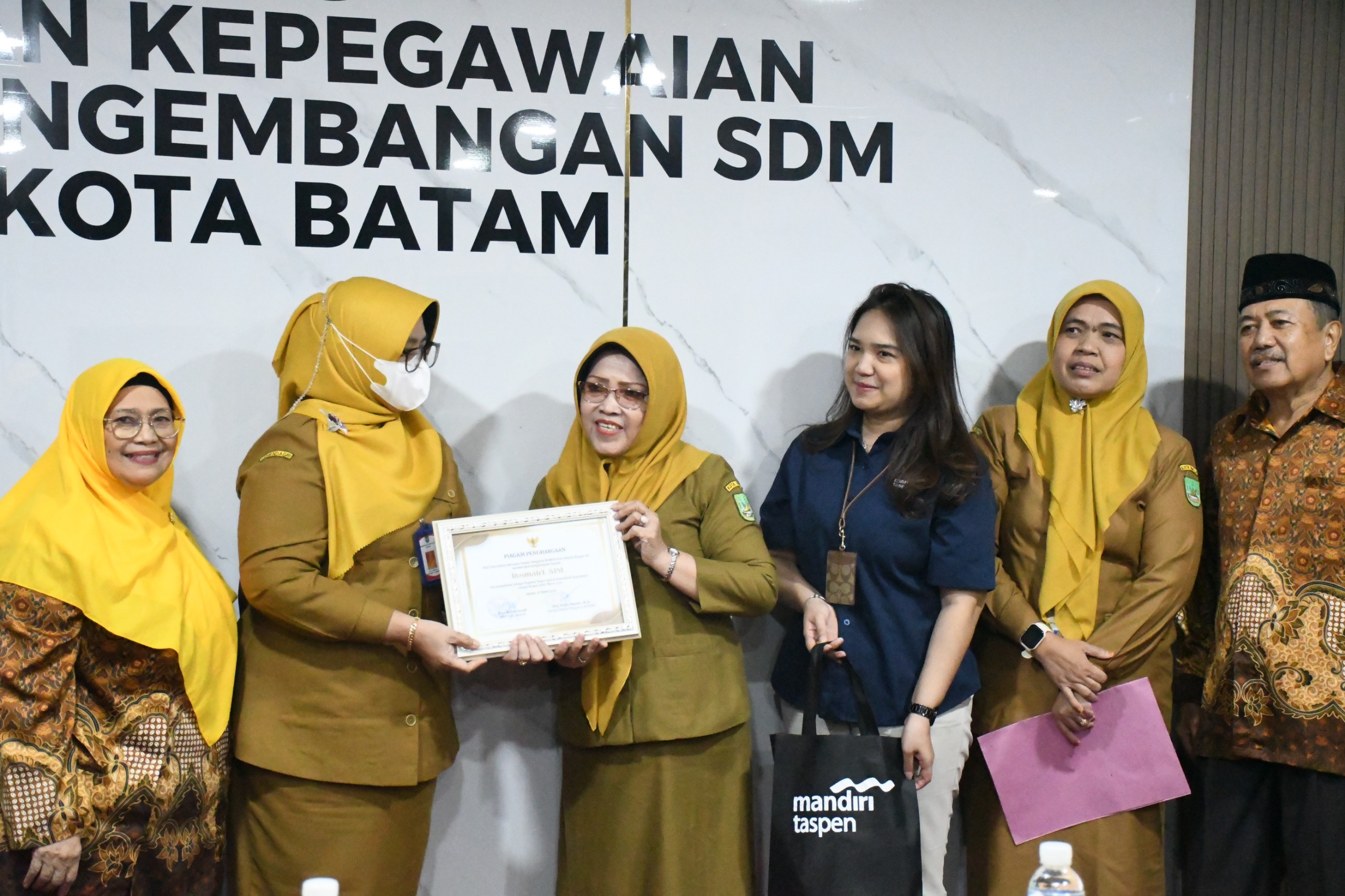 Penyerahan-SK-Pensiun-BUP-TMT-01-April-2026