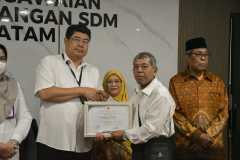 Penyerahan-SK-Pensiun-01-Jan-2026-16