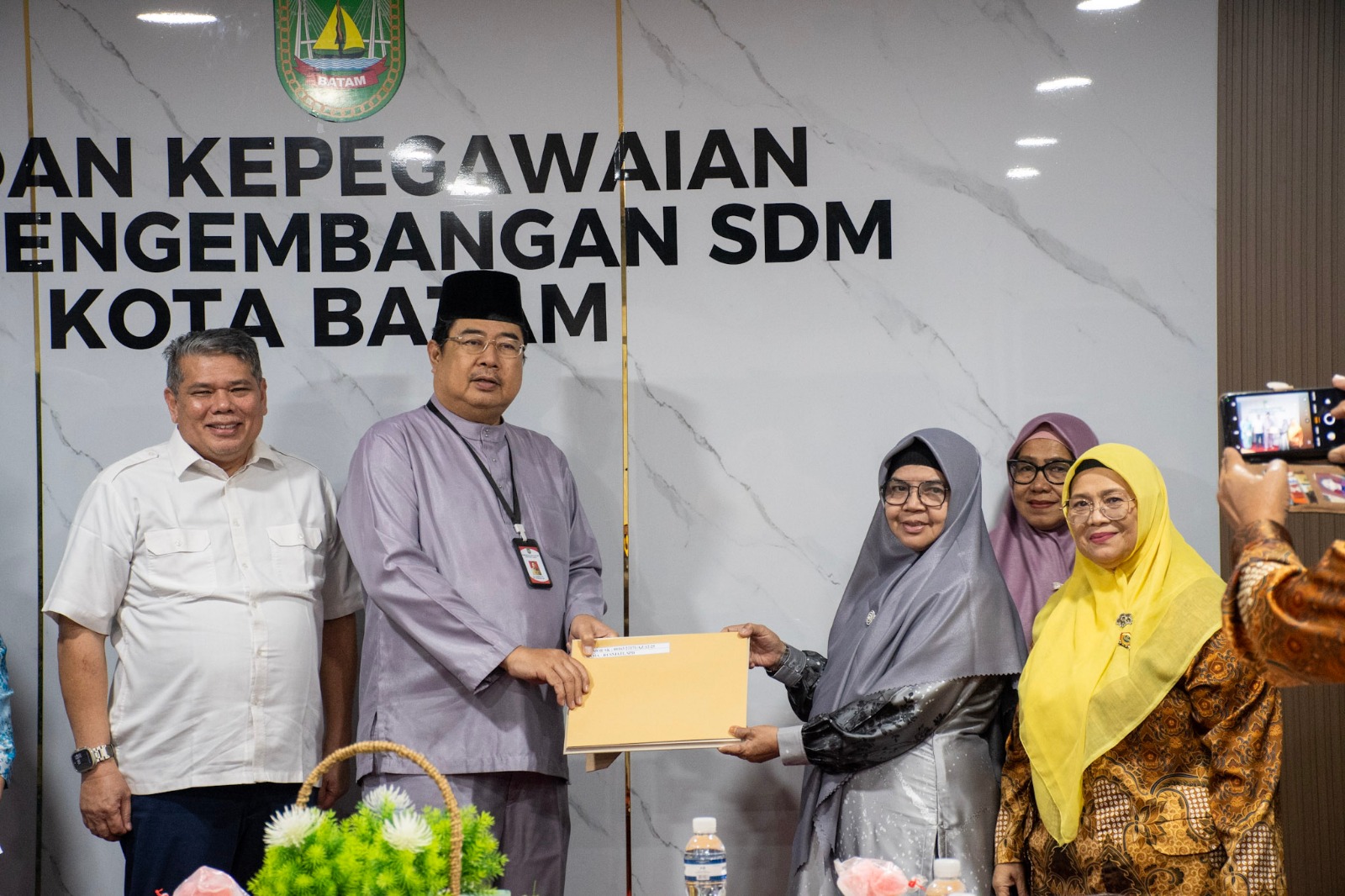 Penyerahan-SK-Pensiun-BUP-TMT-01-Februari-2026-9