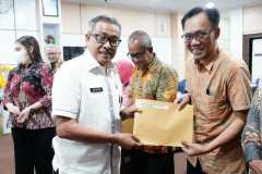 Penyerahan-SK-Pensiun-TMT-01-November-2024-12 Penyerahan-SK-Pensiun-TMT-01-November-2024-12
