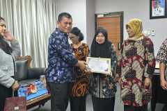 Penyerahan-SK-Pensiun-TMT-01-Juni-2024-300524-6 Penyerahan-SK-Pensiun-TMT-01-Juni-2024-300524-6