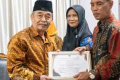 Penyerahan-SK-Pensiun-TMT-01-Agustus-2024-300724-10 Penyerahan-SK-Pensiun-TMT-01-Agustus-2024-300724-10