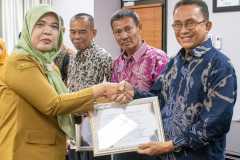 Penyerahan-SK-Pensiun-TMT-01-Agustus-2024-300724-7 Penyerahan-SK-Pensiun-TMT-01-Agustus-2024-300724-7