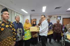 Penyerahan-SK-Pensiun-TMT-01-Juli-2024-12 Penyerahan-SK-Pensiun-TMT-01-Juli-2024-12