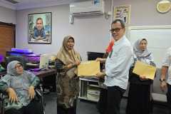 Penyerahan-SK-Pensiun-TMT-01-Juli-2024-5 Penyerahan-SK-Pensiun-TMT-01-Juli-2024-5
