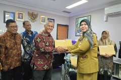 Penyerahan-SK-Pensiun-TMT-01-Juli-2024-7 Penyerahan-SK-Pensiun-TMT-01-Juli-2024-7