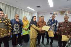 Penyerahan-SK-Pensiun-TMT-01-Juli-2024-9 Penyerahan-SK-Pensiun-TMT-01-Juli-2024-9