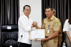 Penyerahan-SK-Pensiun-TMT-01-Juli-2025-11 Penyerahan-SK-Pensiun-TMT-01-Juli-2025-11