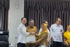 Penyerahan-SK-Pensiun-TMT-01-Juli-2025-17 Penyerahan-SK-Pensiun-TMT-01-Juli-2025-17