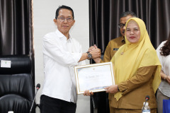 Penyerahan-SK-Pensiun-TMT-01-Juli-2025-6 Penyerahan-SK-Pensiun-TMT-01-Juli-2025-6