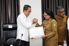 Penyerahan-SK-Pensiun-TMT-01-Juli-2025-7 Penyerahan-SK-Pensiun-TMT-01-Juli-2025-7