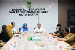 1_Penyerahan-SK-Pensiun-TMT-01-Juni-2025-3 1_Penyerahan-SK-Pensiun-TMT-01-Juni-2025-3
