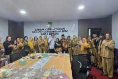Penyerahan-SK-Pensiun-TMT-01-Juni-2025-6 Penyerahan-SK-Pensiun-TMT-01-Juni-2025-6