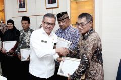 Penyerahan-SK-Pensiun-TMT-01-Mei-2024-11