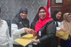 Penyerahan-SK-Pensiun-TMT-01-Oktober-13 Penyerahan-SK-Pensiun-TMT-01-Oktober-13