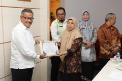 Penyerahan-SK-Pensiun-TMT-09-September-2024-4 Penyerahan-SK-Pensiun-TMT-09-September-2024-4