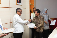 Penyerahan-SK-Pensiun-TMT-09-September-2024-7 Penyerahan-SK-Pensiun-TMT-09-September-2024-7