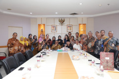 Penyerahan-Piagam-Penghargaan-dan-SK-pensiun-BUP-TMT-01-Oktober-2024-1