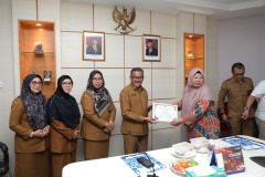 Penyerahan-Piagam-Penghargaan-dan-SK-pensiun-BUP-TMT-01-Oktober-2024-11