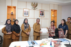 Penyerahan-Piagam-Penghargaan-dan-SK-pensiun-BUP-TMT-01-Oktober-2024-14
