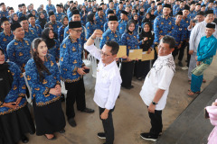 Penyerahan-SK-PPPK-Tahap-II-Formasi-Tahun-2024-9 Penyerahan-SK-PPPK-Tahap-II-Formasi-Tahun-2024-9